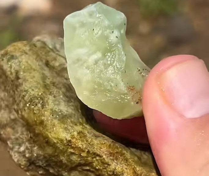 来辽宁“寻宝”,捡石头路线都给你摸清楚儿的 来辽宁“寻宝”,捡石头路线都给你摸清楚儿的