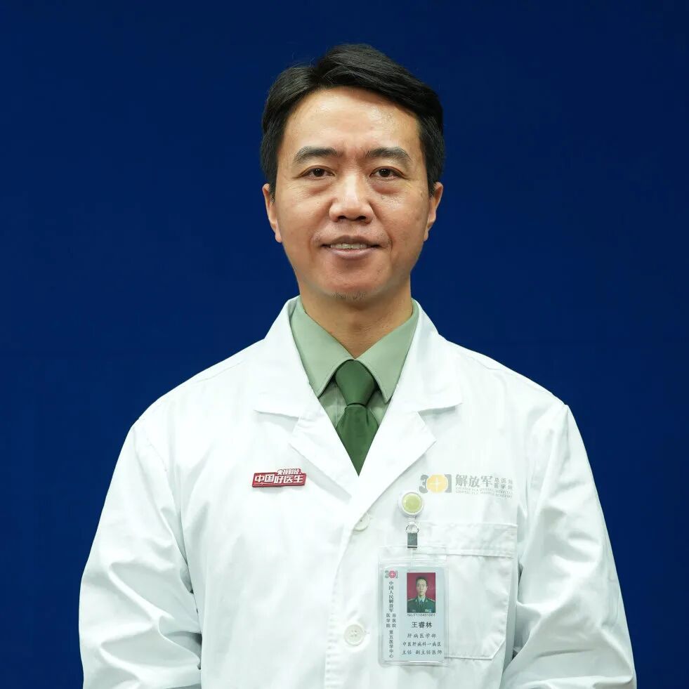 手抖不一定是帕金森！出现这种震颤是肝脏发出的“警报”，速检查→