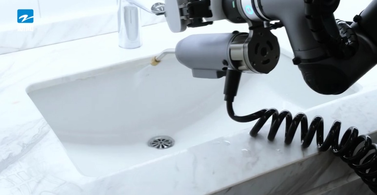 全国首台!空间智能清洁机器人在杭州上岗! 全国首台!空间智能清洁机器人在杭州上岗!