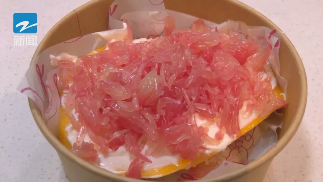 创新甜品爆火出圈！有商家尝试后一发不可收！医生提醒市民：慢慢炫