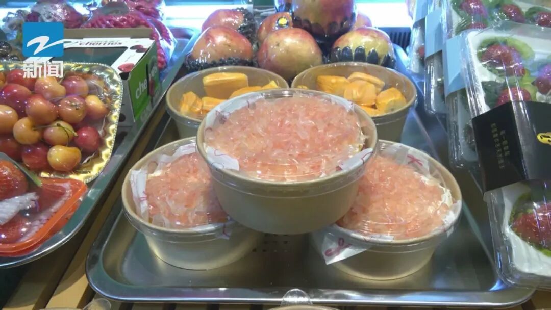 创新甜品爆火出圈！有商家尝试后一发不可收！医生提醒市民：慢慢炫