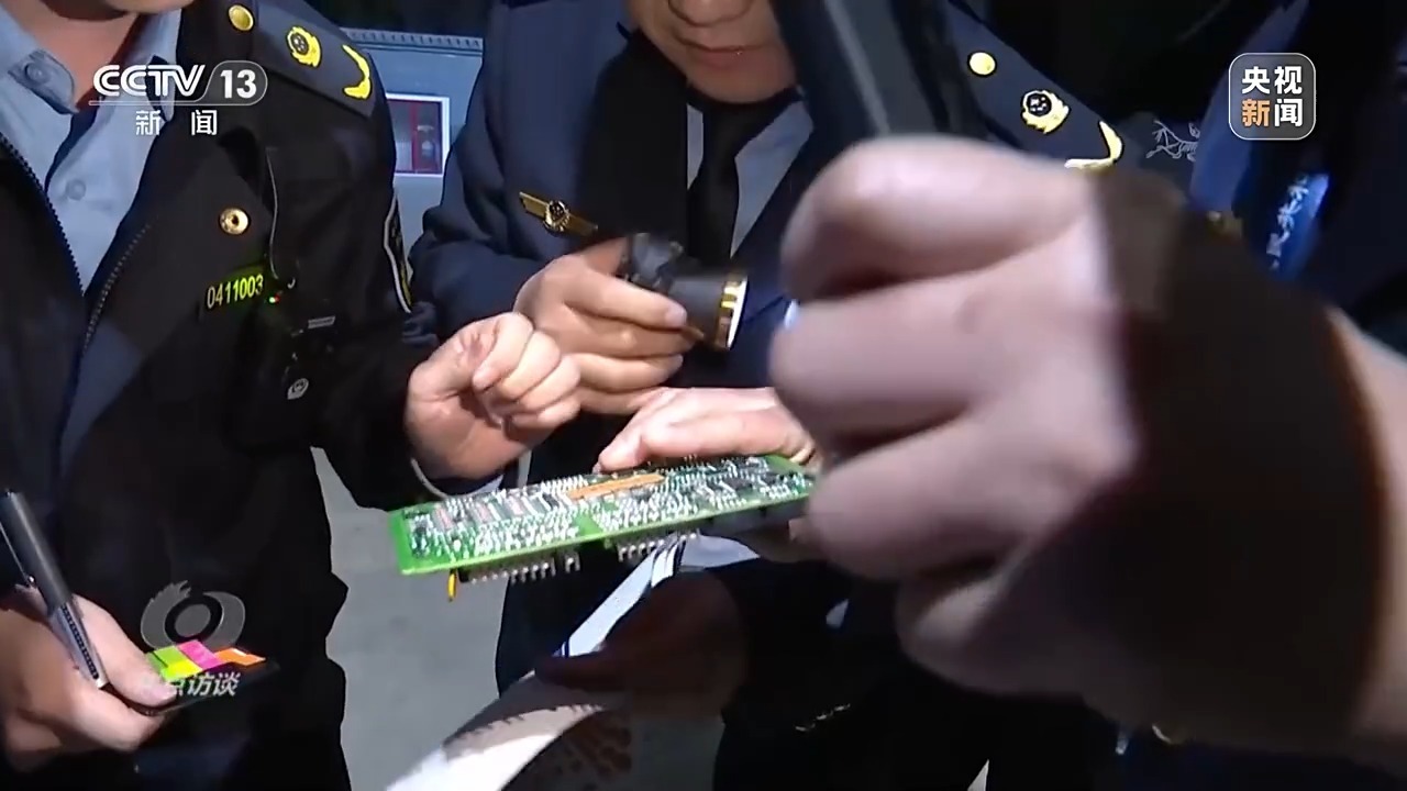 偷油又偷税!总台曝光问题加油站作弊“花招” 偷油又偷税!总台曝光问题加油站作弊“花招”