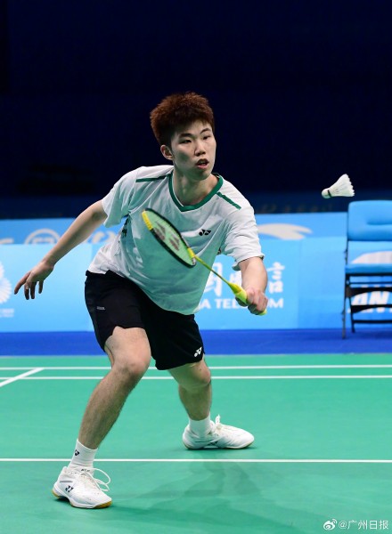 翁泓阳夺得羽毛球男单冠军 翁泓阳夺得羽毛球男单冠军