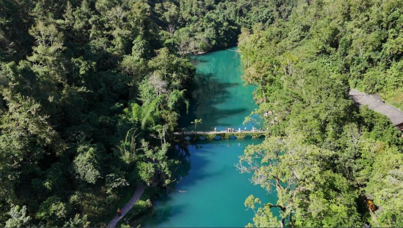 天暖景美!荔波反季节旅游势头强劲 天暖景美!荔波反季节旅游势头强劲