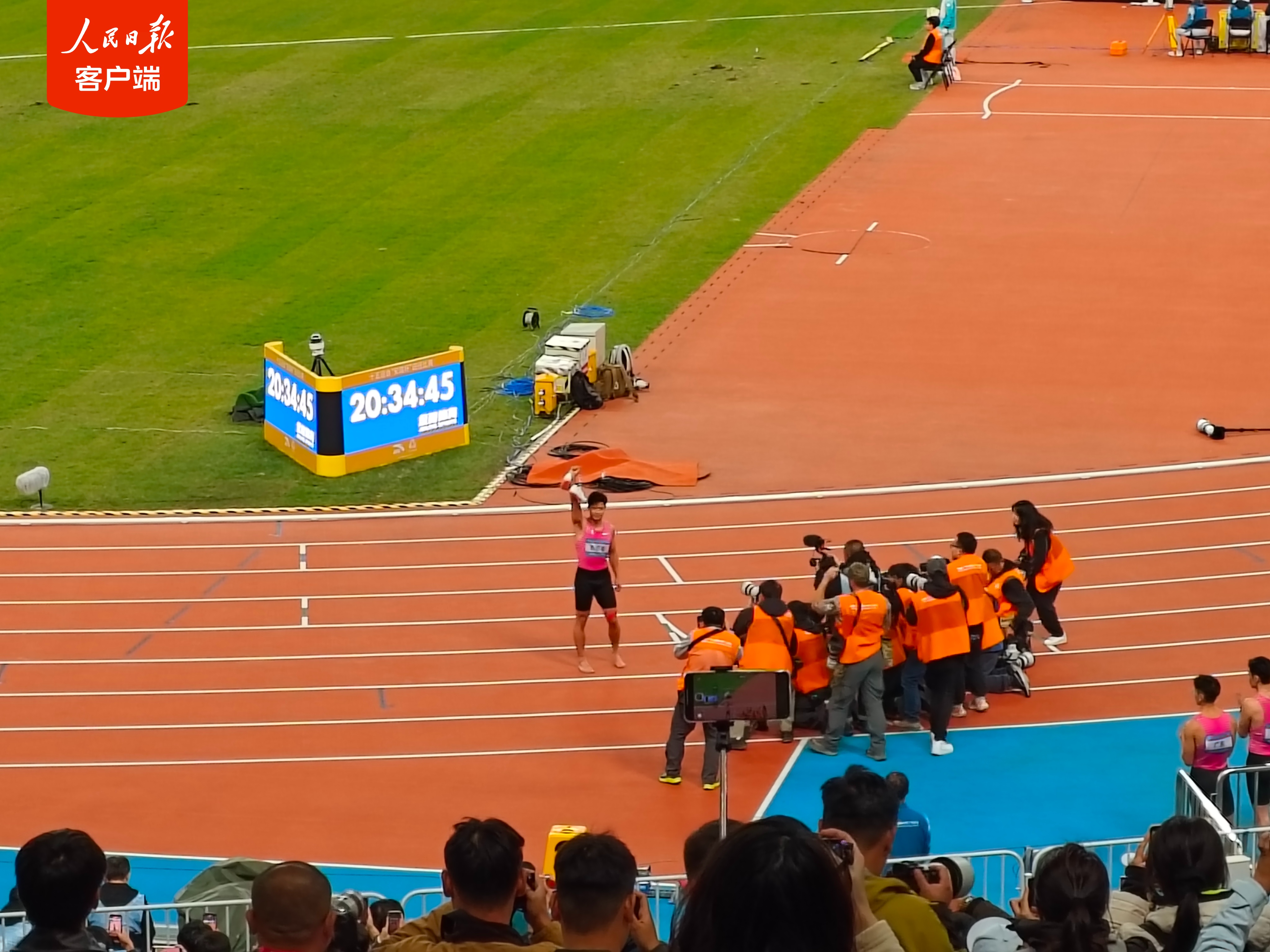 飞人谢幕！苏炳添完成职业生涯最后一场比赛