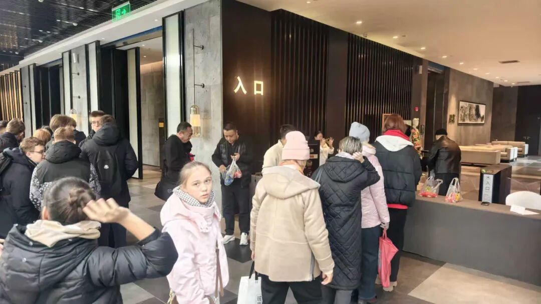人数增长136%,消费规模飙升150%,中俄免签点燃俄游客跨境游热潮 人数增长136%,消费规模飙升150%,中俄免签点燃俄游客跨境游热潮