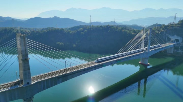 30分钟建德到江山！杭衢高铁今起试运行