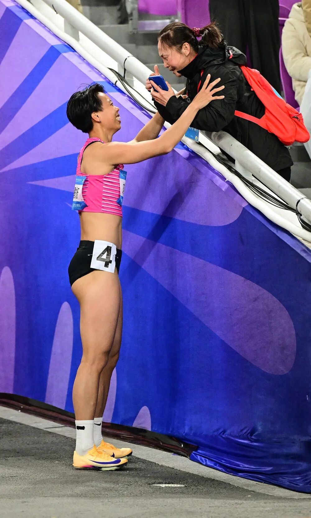 “没人看好她，但她做到了！”