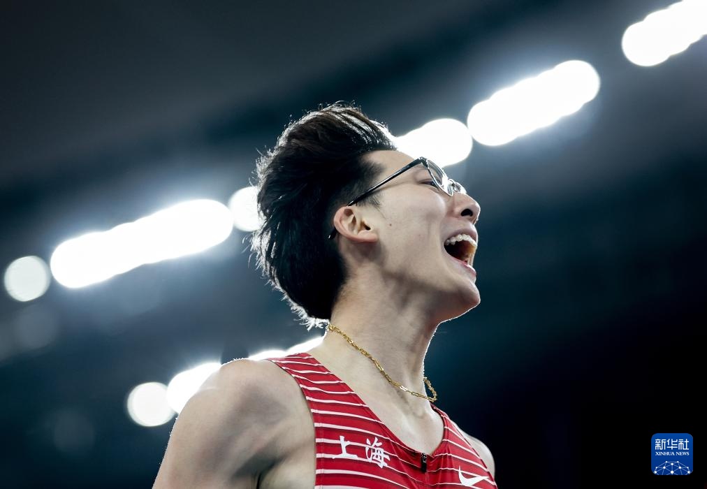 十五运会田径——男子110米栏决赛：徐卓一夺冠