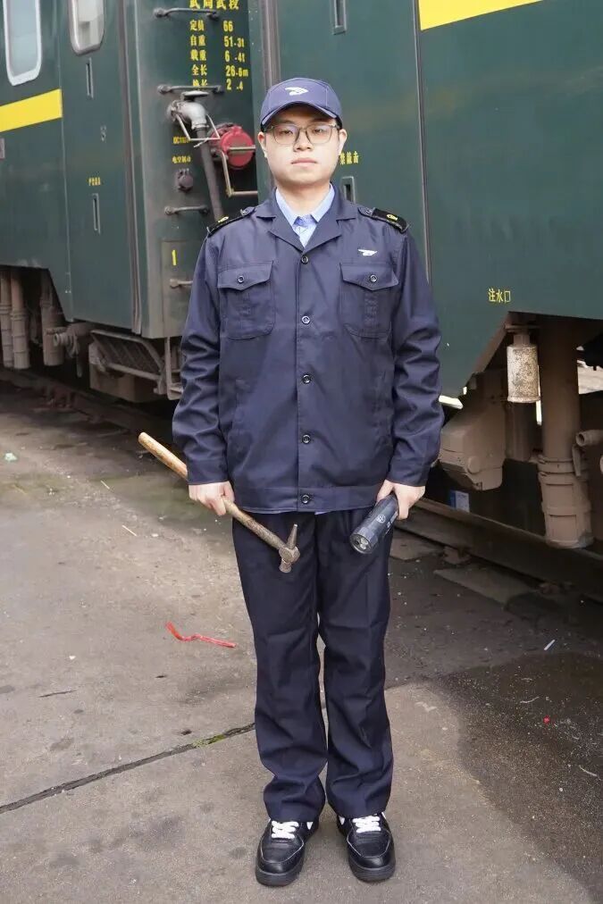 涉及9个工种！铁路新人收到第一套秋冬装啦