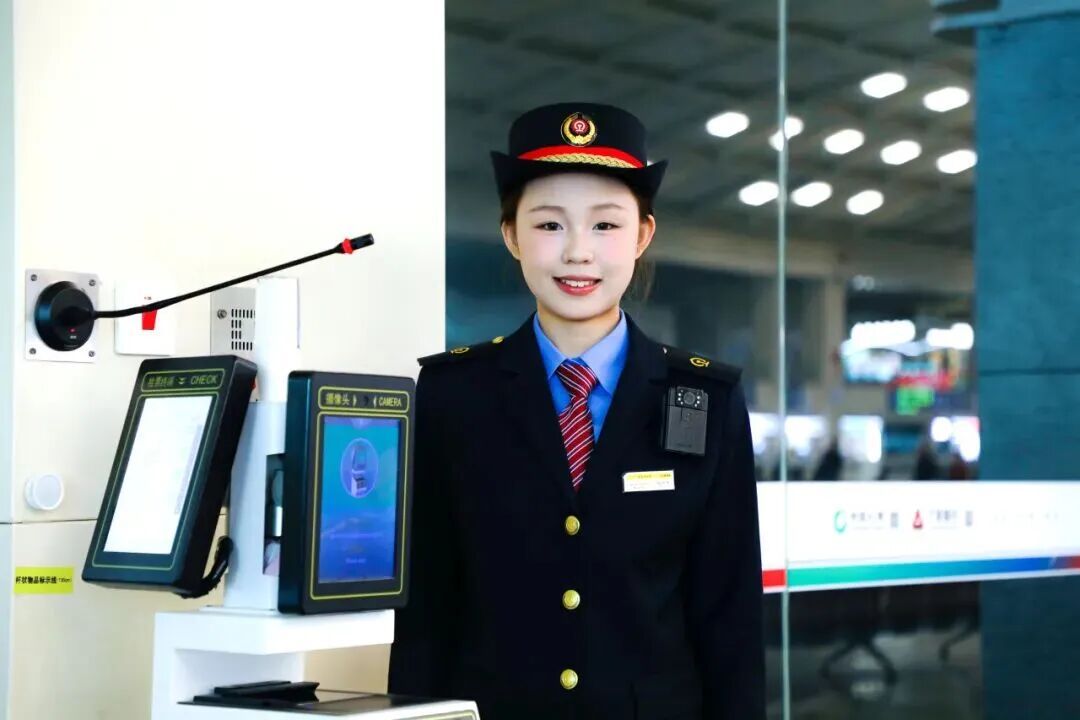 涉及9个工种！铁路新人收到第一套秋冬装啦