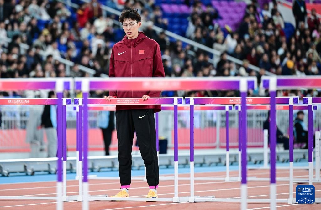 十五运会田径——男子110米栏决赛：徐卓一夺冠