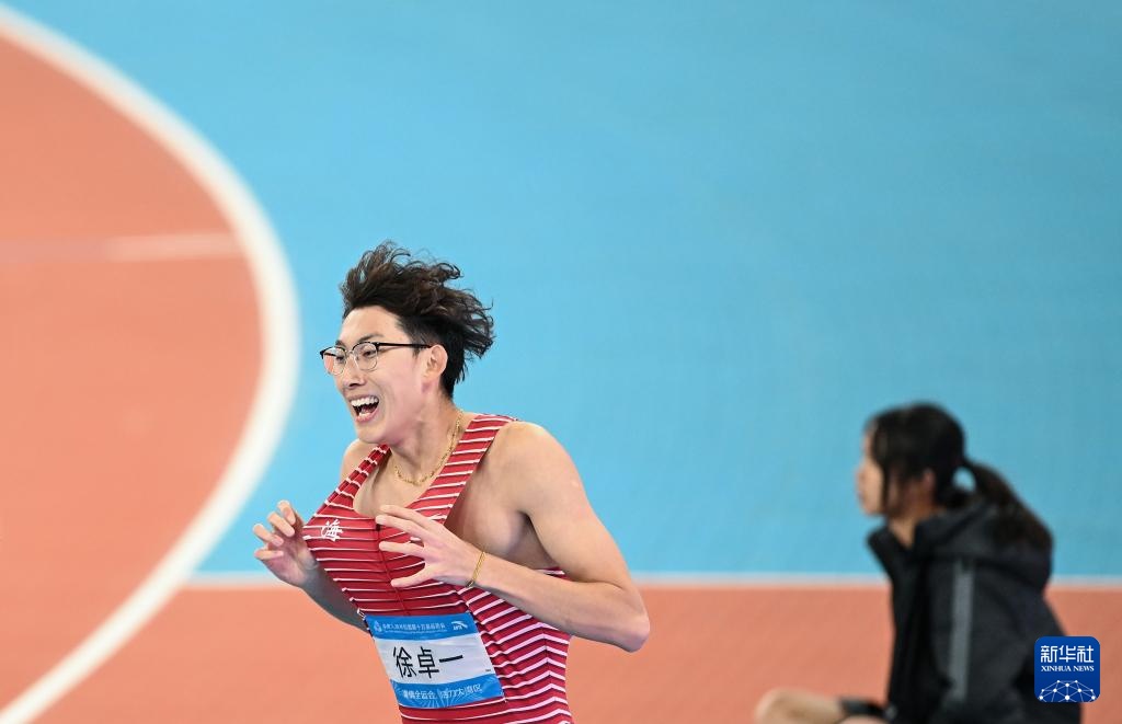 十五运会田径——男子110米栏决赛：徐卓一夺冠