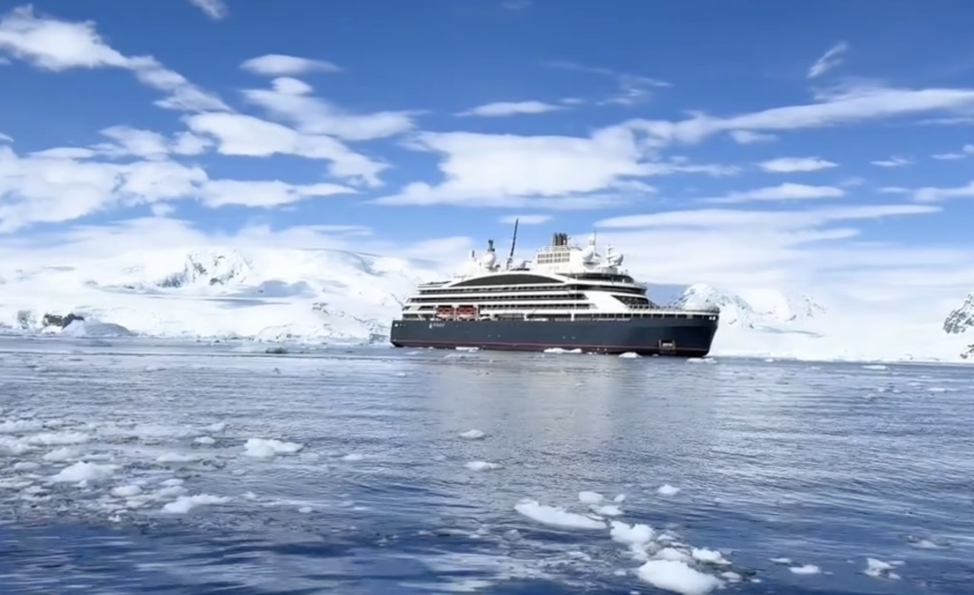 在南极发布全员信被吐槽！俞敏洪辟谣坐邮轮花148万元，明年将选20人到南极来看一看