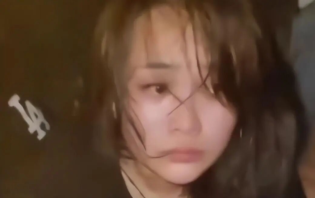 “高颜值”女子单枪匹马闯进法院，劫走6名嫌犯！柬埔寨警方1人受伤