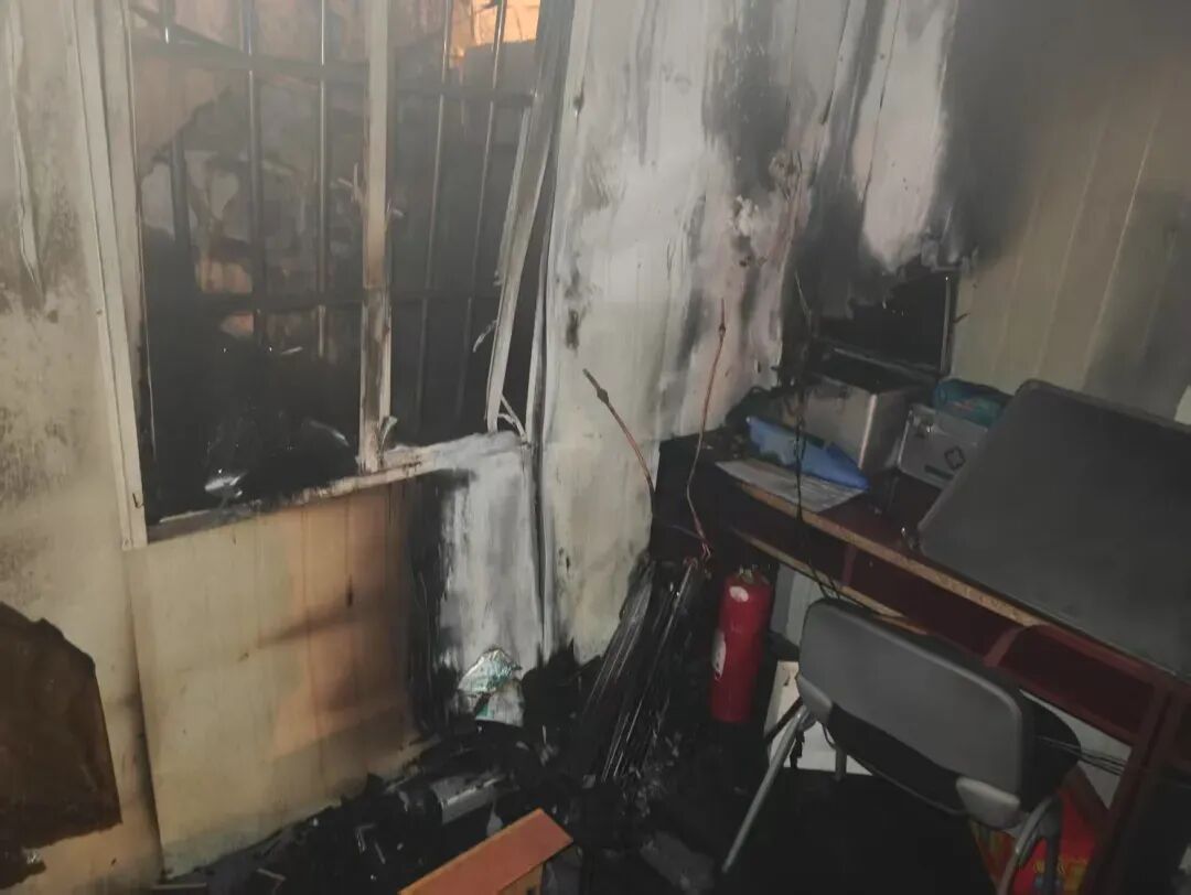 男子上坟烧纸引燃爱车，损失近19万！警惕，此前已发生多起