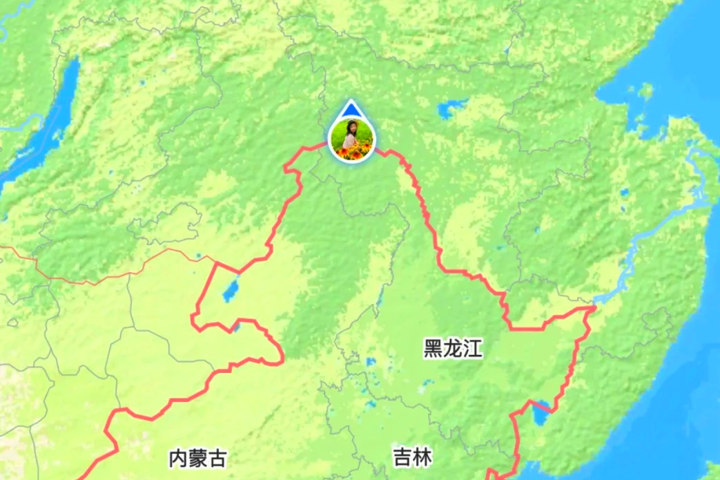 在中国最北火车站，驶出一辆辆装满煤炭的列车