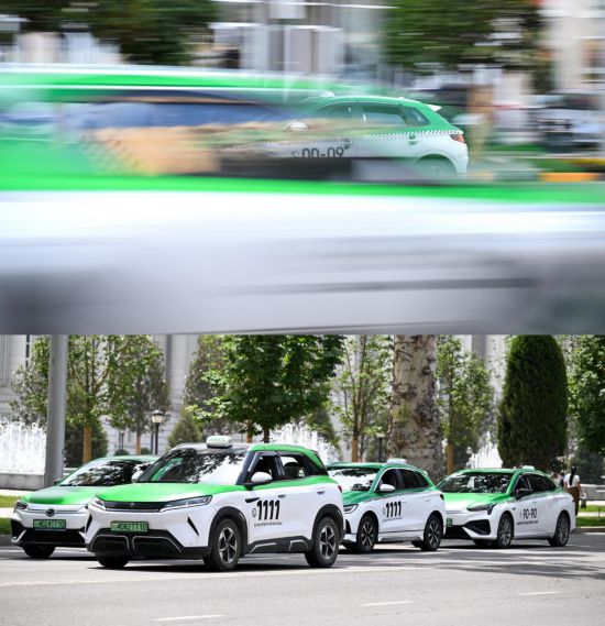 列国鉴丨记者观察：中国新能源汽车在中亚“实力圈粉”