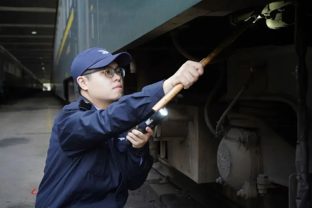 涉及9个工种！铁路新人收到第一套秋冬装啦