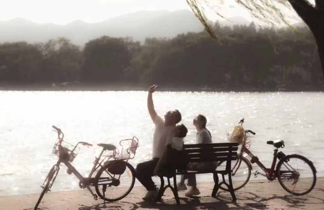 “诡秘你别太感动，我给你拍了张人生照片……”