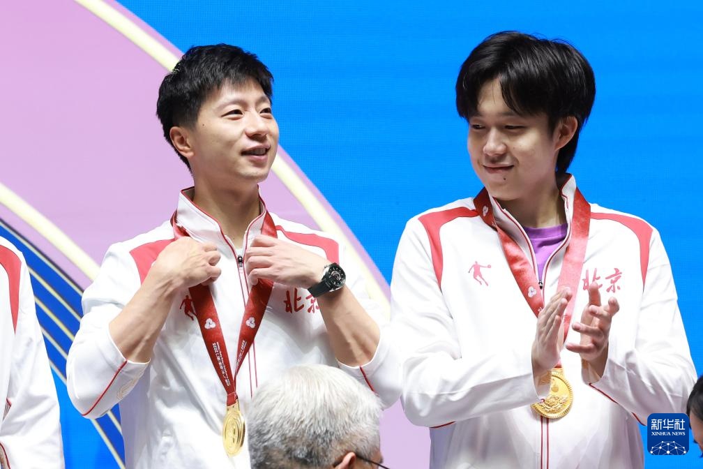 十五运会乒乓球——男子团体金牌赛:北京队夺冠 十五运会乒乓球——男子团体金牌赛:北京队夺冠