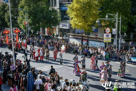 多国友人齐聚汶川 共赴羌年节庆盛宴 多国友人齐聚汶川 共赴羌年节庆盛宴