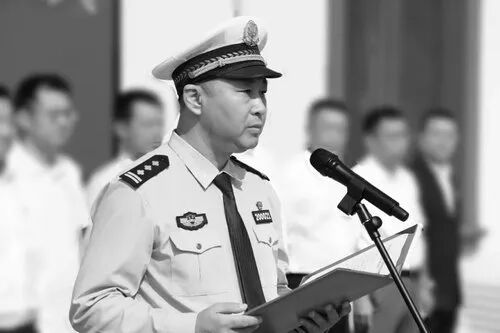 生日刚过16天,他就倒在岗位上,笔记还没写完…… 生日刚过16天,他就倒在岗位上,笔记还没写完……