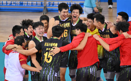 山东队首夺男排成年组冠军 山东队首夺男排成年组冠军