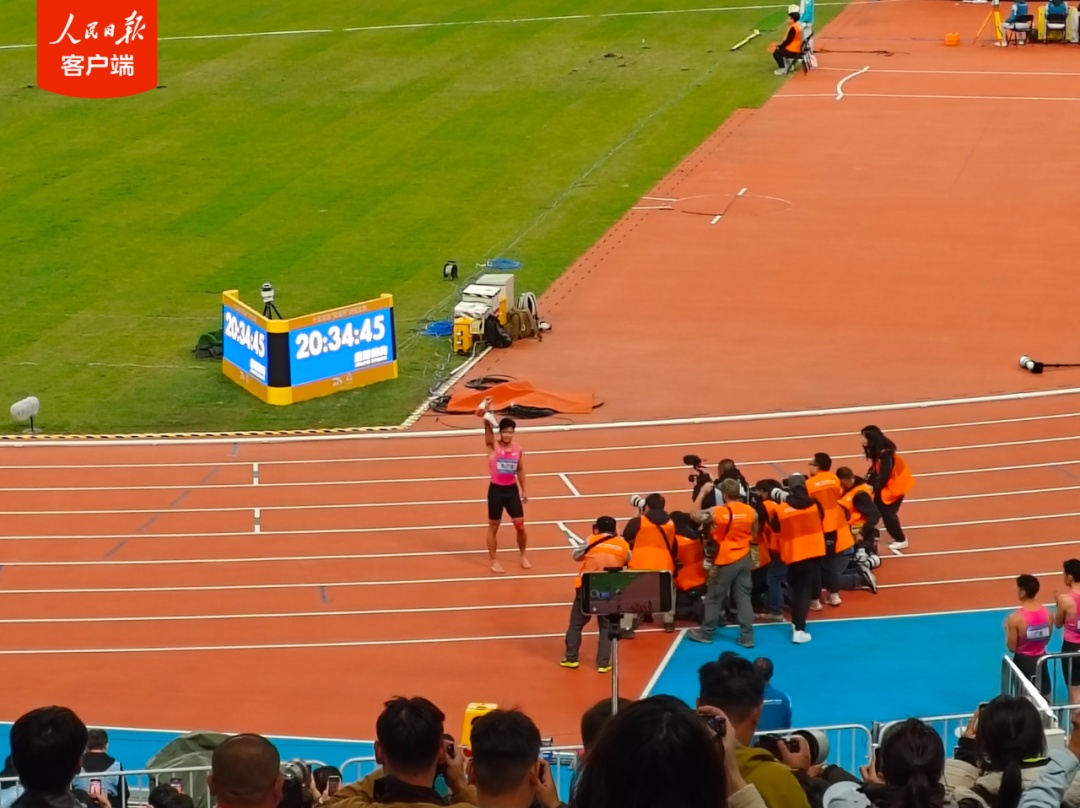 苏炳添，赤脚告别！