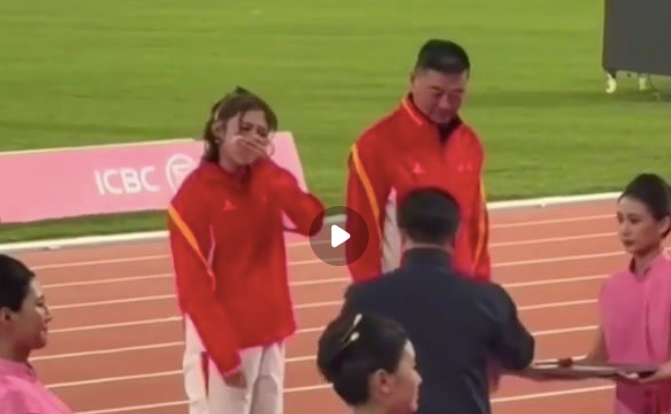 吴艳妮发文告别：深深的遗憾