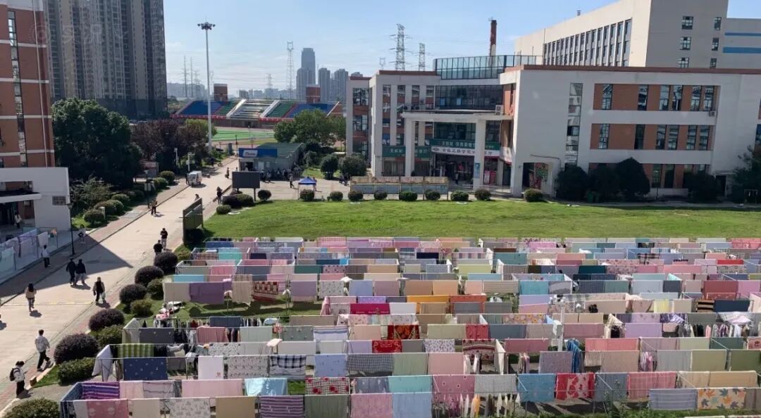 “论中国小孩对晒被子的执念”