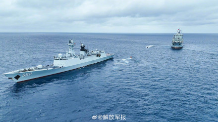 战舰出击，犁波踏浪砺精兵！