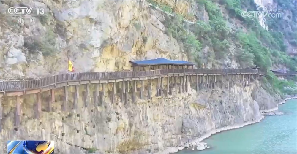 以红叶为“媒”、“跟着课本去旅行”成亮点 场景上新增加文旅消费新体验 以红叶为“媒”、“跟着课本去旅行”成亮点 场景上新增加文旅消费新体验