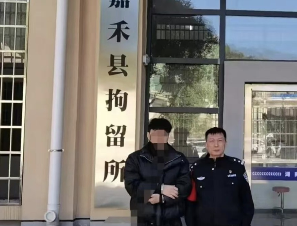 几名女士在出租房卫生间角落发现摄像头，合租男室友已被警方行拘7日罚500