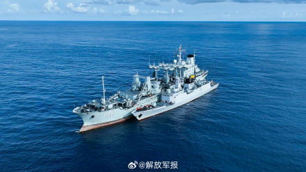 战舰出击，犁波踏浪砺精兵！