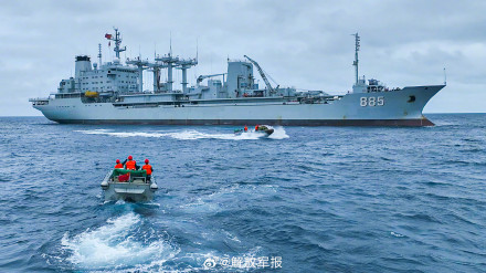 战舰出击，犁波踏浪砺精兵！