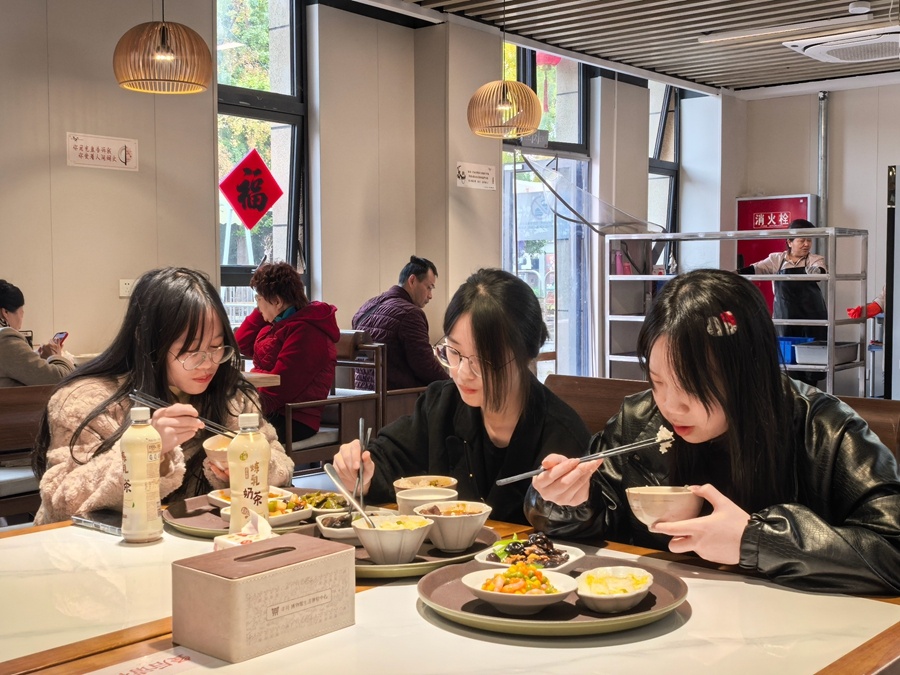 文化观察丨年轻人抢着去博物馆“干饭”