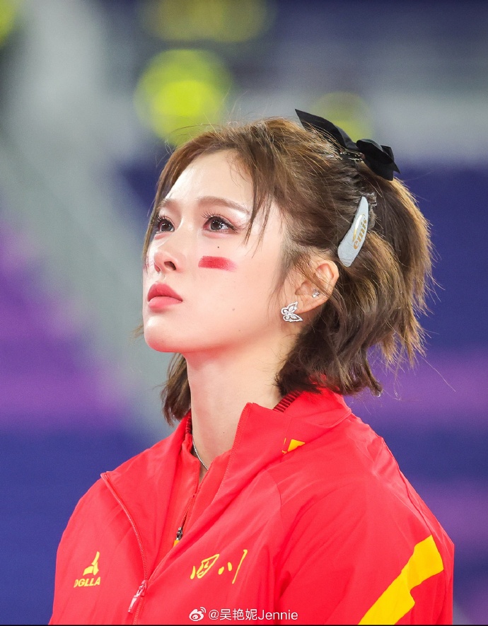 吴艳妮发文：亚锦赛的铜牌和全运会的银牌上，都落有我不甘的泪水