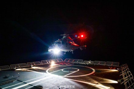 战舰出击，犁波踏浪砺精兵！