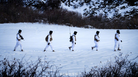 致敬坚守！边防战士踏雪巡边关