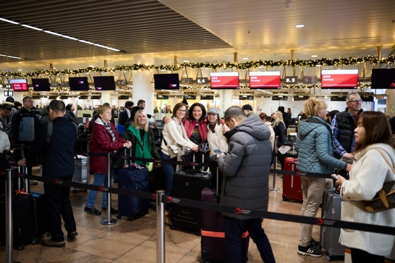 布鲁塞尔—重庆直飞航线顺利首航