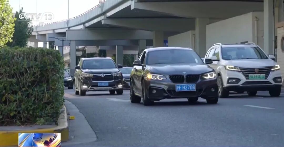 央视曝光“豪车碰瓷”特大骗保案