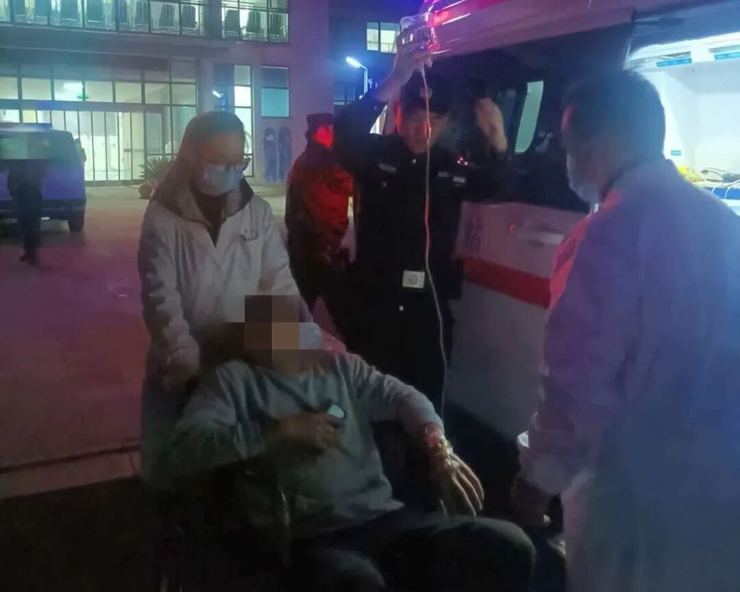 紧急救援!镇江一网约车司机险丧命 紧急救援!镇江一网约车司机险丧命