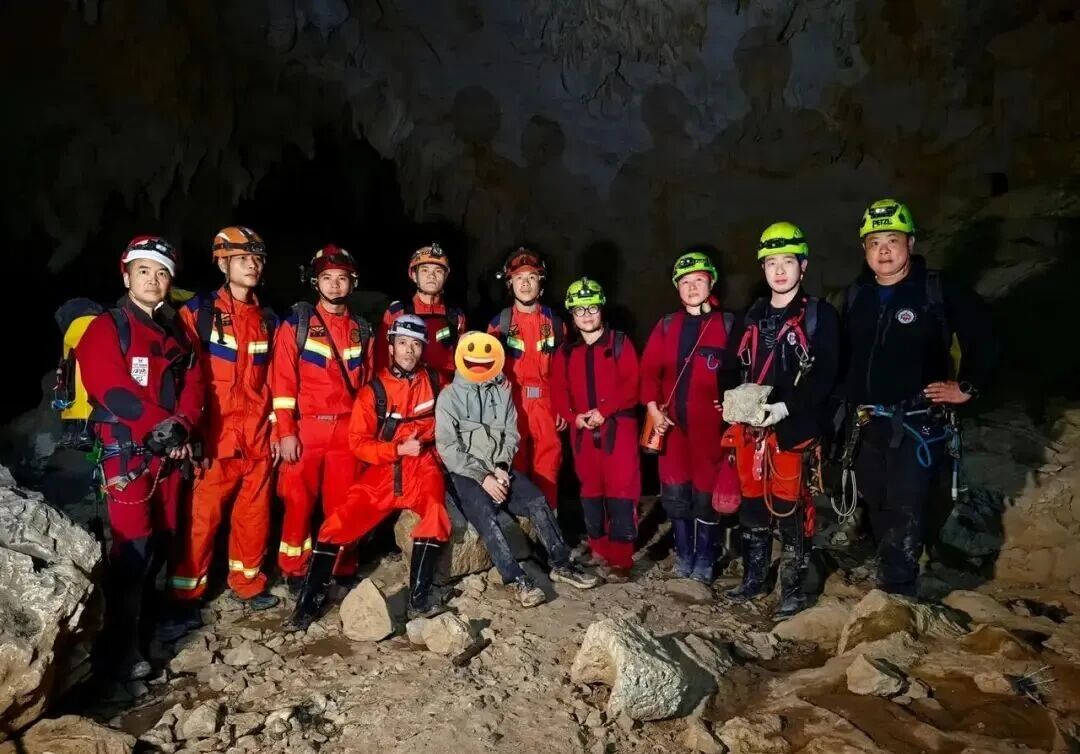为拍照打卡，37岁男子进入广西一洞穴失联6天后奇迹生还