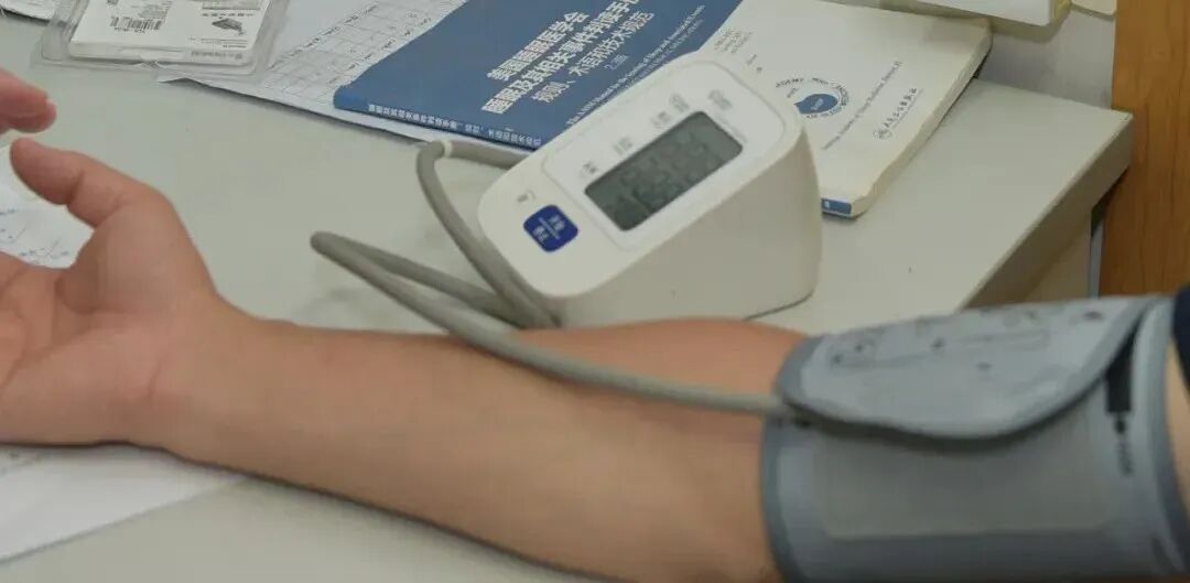 20岁男孩确诊尿毒症！医生：一年前早有征兆，5个求救信号被忽视了