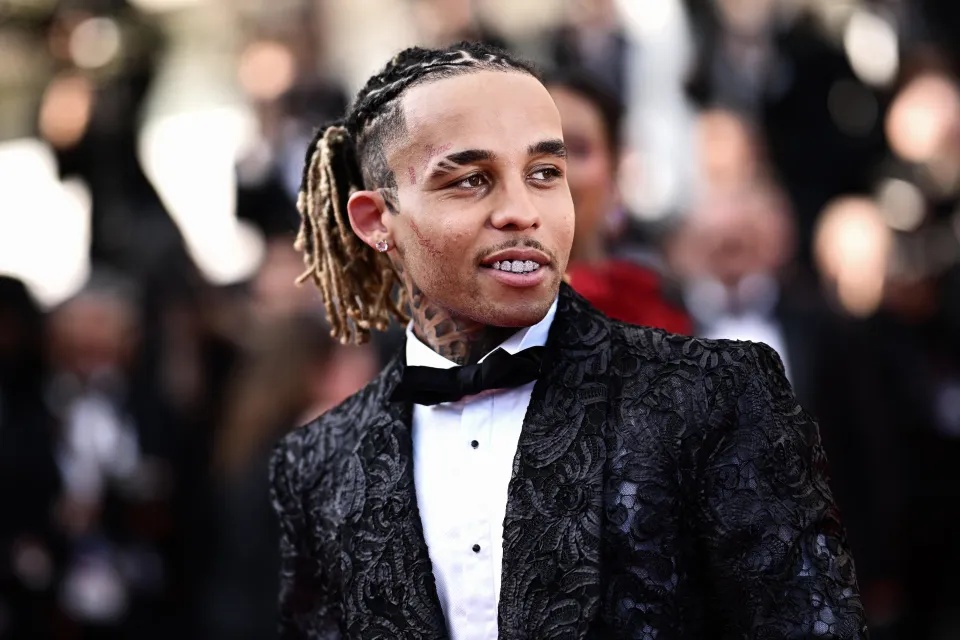 法国说唱歌手绑架19岁男粉丝,囚禁地下室虐待两小时 法国说唱歌手绑架19岁男粉丝,囚禁地下室虐待两小时