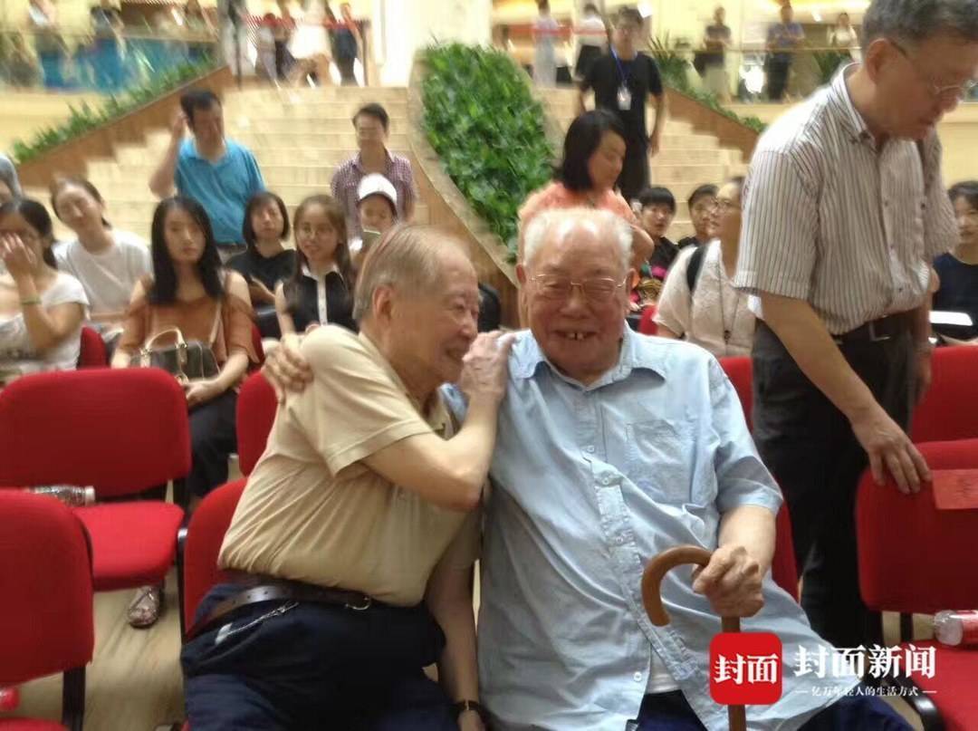 著名作家、《战争和人》作者王火在成都逝世，享年103岁