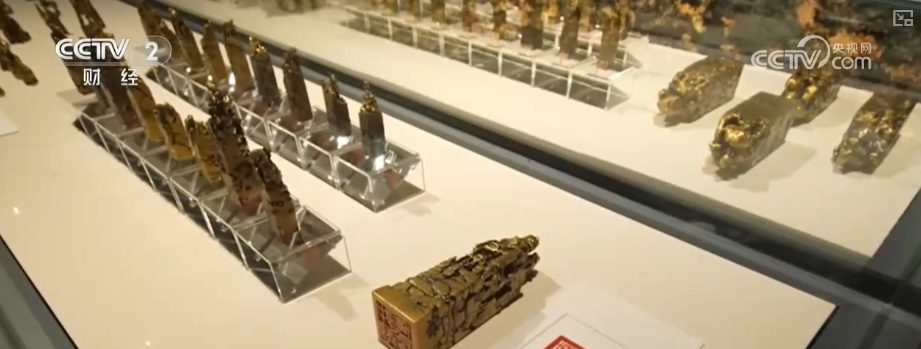 “品牌赋能+跨界融合”拓宽非遗消费新市场 年轻化创意让青年群体“心向往之”