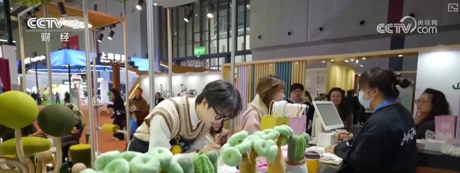 科技赋能传统 “文化+”活态传承“潮”出消费新活力