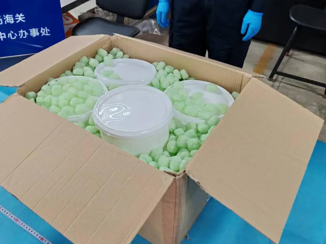 5个桶里装了10公斤K粉! 5个桶里装了10公斤K粉!